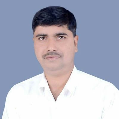 सिर्फ आसमान छू लेना ही कामयाबी नही है..!
असली कामयाबी तो वो है कि ..आसमान भी छू लो..और पांव भी जमीन पर हो...!!!