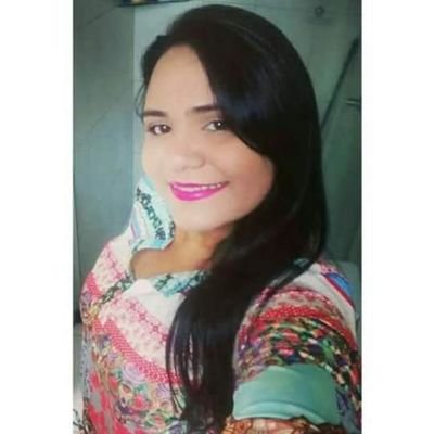 É linda se garante no que faz. Ela é maravilhosa, ela é demais.