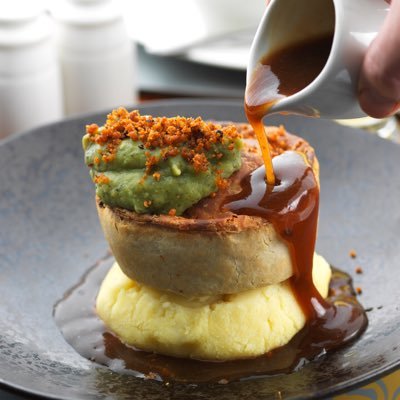 RoyalToby's profile picture. This account is no longer in use. 
Find us at https://t.co/LCBjTufvw1