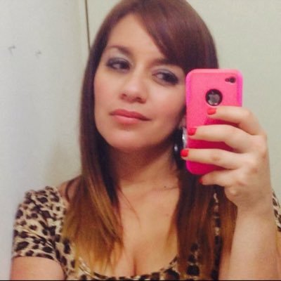 Profesora de Ed. Física y Danza Arabe y amante de su hermosa familia (Esposo @ImauricioMM, 2 Hijos Elías, Santiago y cachorritas Saida y Dina Yorkshire)