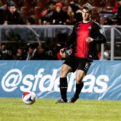 Professional soccer player for the San Francisco Deltas, Chicagoan, foodie.