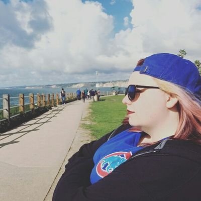 dovahqueeen's profile picture. 1v1 me | 31 | she/her