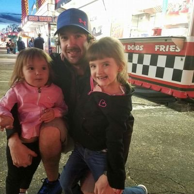 Driver of the Robinson Motorsports 4R dirt modified. Transportation Associate at Shamrock Foods.