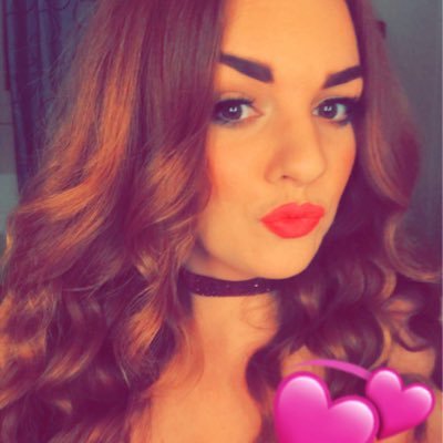 Katyisthebombb's profile picture. I follow 1,000 people because I was hacked and I'm way too lazy to delete.