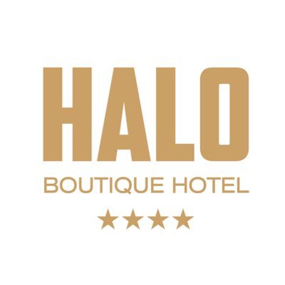 Reservas📞+34 954 563 356...donde contemplar, sentir y disfrutar del brillo único e inolvidable de #HalodeSevilla en el encantador y peatonal Barrio Santa Cruz