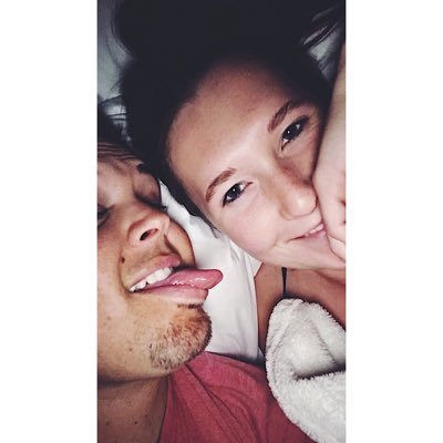 kykynicolee's profile picture. wife. mommy to an angel. fur mama.