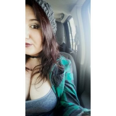 RobinLynn760's profile picture. mom | wife | weirdo