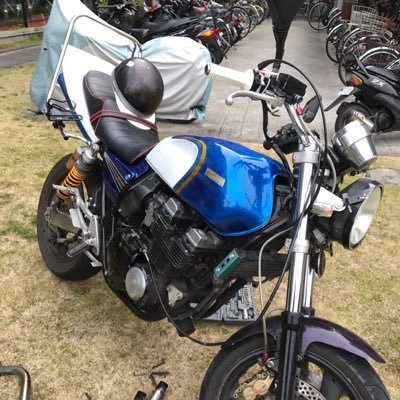 Xjr売ります V Twitter Xjr400４ｈｍ用のマフラーと交換してほしいです 中野イーレスのハス斬りマフラーです サイレンサーはありません 交換してくださる方dmかリプ下さい おねがいします 物により追い金出しまします Xjr400 族車仕様 Xjr400売ります マフラー