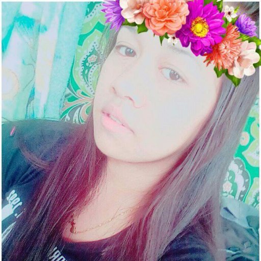 i am the girl that never feel a pain about that called lovelife :)