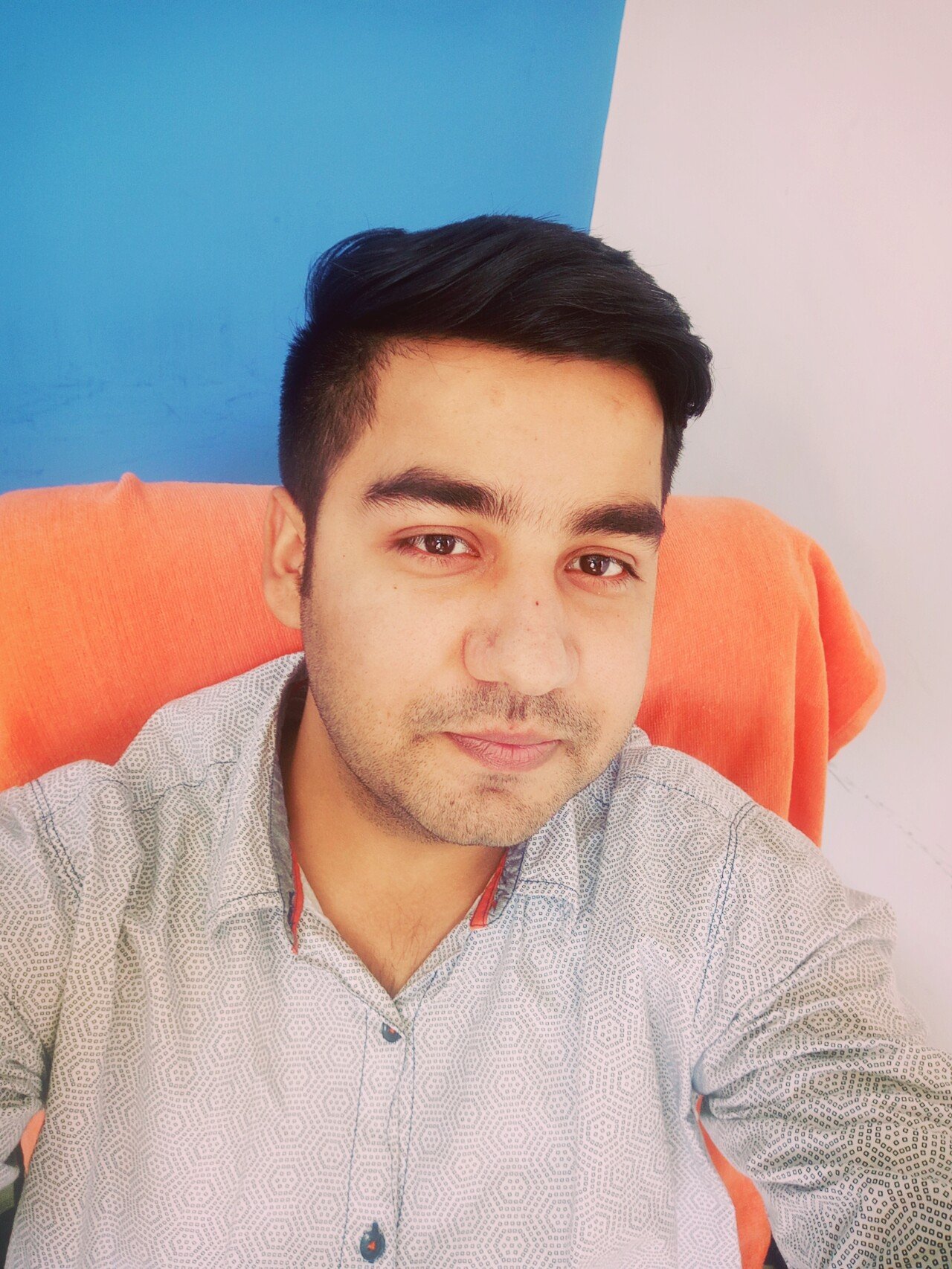 Chandan0417's profile picture. Book lover📚📚