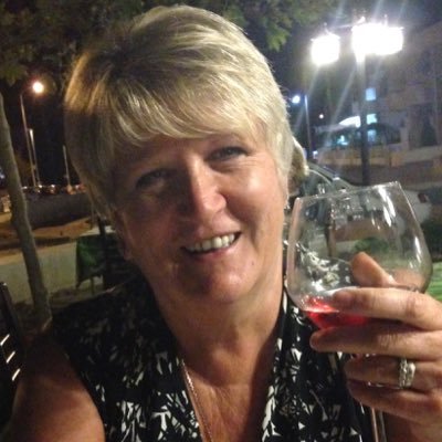 LindyLou0912's profile picture. Retired! 😊