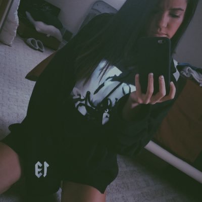 shellymanna's profile picture. we only live once, so put your all into it ✌️