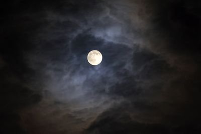 garc_miguel_21's profile picture. 