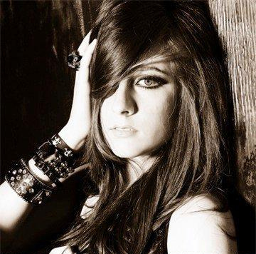 DiamanteBovelli's profile picture. I'm a teenage actress and rock singer! My new single, Spinnin' Around is coming out next week, so stay tuned for it on iTunes =]