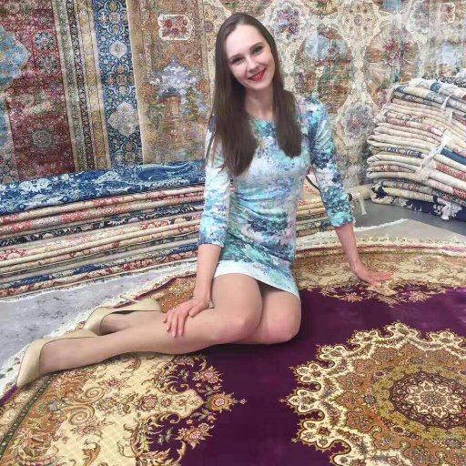 Yilong carpet is a manufacture of handmade silk rug. 
http://t.co/gPu0hBuALJ
alice@yilongcarpet.com
whatsapp: 8615638927921