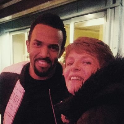 livigates's profile picture. You can take the girl out of Southampton but you can't take Southampton out of the girl :)