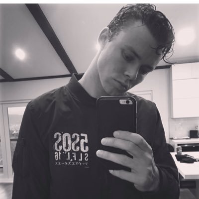 Kellin_throne's profile picture. SAVED [ @stolenbyconnor ]