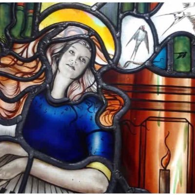 https://t.co/MCj2Xrmr6D designs and makes stained glass windows. Glass painting