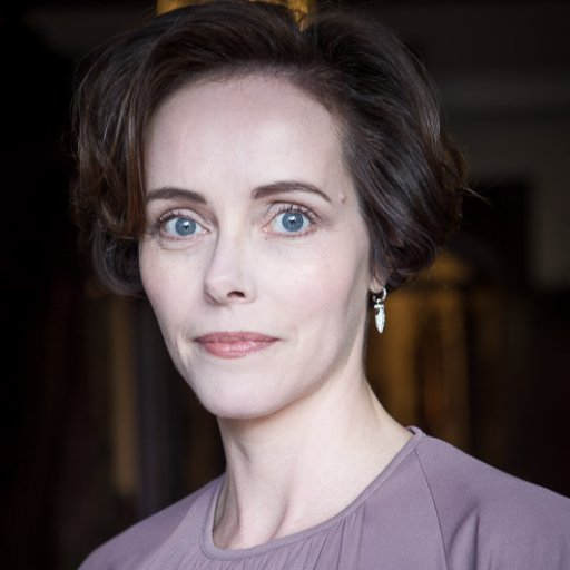 RoseMaryRoche's profile picture. Fashion & lifestyle journalist, stylist. Fashion Ed DMG Media. Past bylines in Irish & Sun Indo, Irish Times, Examiner, Business Post,The Gloss and Image. 👗