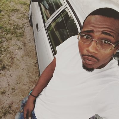 Cool laid back pretty chilled guy good to get along with from Louisiana Born nd Raised in Tennessee nd Texas so i got alot of sothern hospitality. FWM
