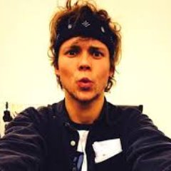 I'm a big fan of 5sos and One direction and Got 7 I love the color green and #logang4Life