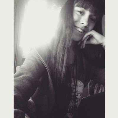 》Geminiana con pocas pulgas ♊ // Mis papás se casaron por mi culpa 👪 // Rock, pogo y birra 👸《
🍃 Libre o nada 🍃