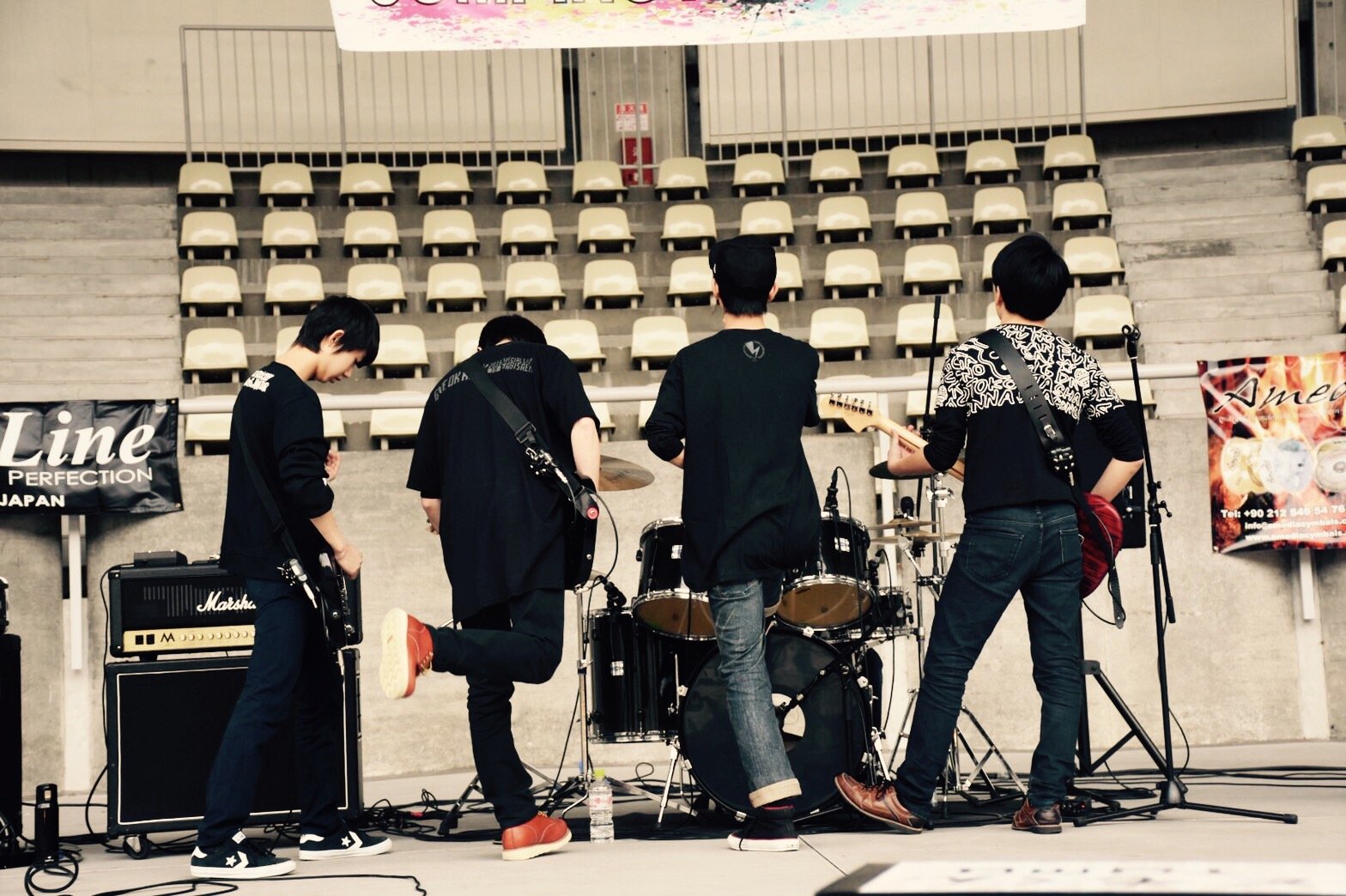 Slackfaith1's profile picture. 山田高校 3年生バンド 解散しました。Vo.@11tomoya16/ Gt.Cho.@0708soda /
サポートGt.塩津/
Ba.@anmaga317 /
Dr.@fujikawa4001