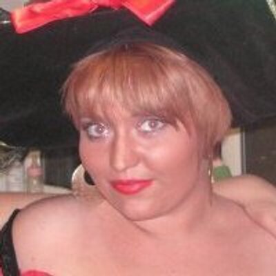 Profile Picture of Amanda-jane Poole (@mahulamanula) on Twitter