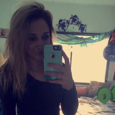 kayleezer's profile picture. 