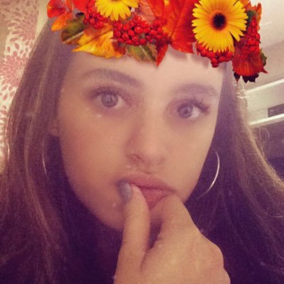 JuliaJardim20's profile picture. 🍯