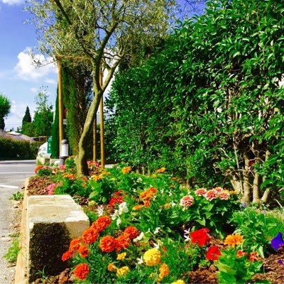 Au coeur du Parc Naturel de Alpilles, vous trouverez un terrain de camping calme et familial, de qualité, primé au concours villes et villages fleuris.