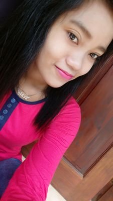 DeliJulyani's profile picture. 