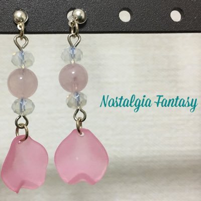 「Nostalgia Fantasy」レジン、ビーズアクセサリーメインで活動中。