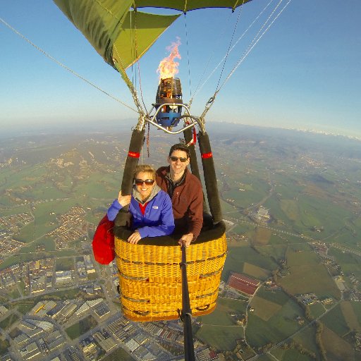 Volem des de 1996.La nostra passió és volar en globus.Viatges en globus per l'Empordà.Hem participat en esdeveniments per tot el món però res com volar a casa.