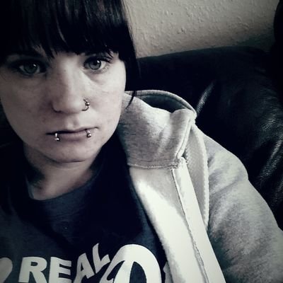 messed up. recovering drug addict. cat lover. fighting is a daily thing.