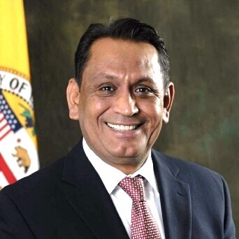 Gil Cedillo