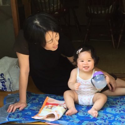 あなたの母の様にお子さんのばあばの様に、あなたの心に寄り添います。子育てや仕事に苦痛を感じ、つい苛立ち、そして悔いる日々。貴方があなたらしくいられる様に。 あなたの実家【ききみみ頭巾】が、ききみみサロン・幸せに近づく茶話会・うちへおいで・個別傾聴など開催 #中野区社会福祉協議会 #まちなかサロン