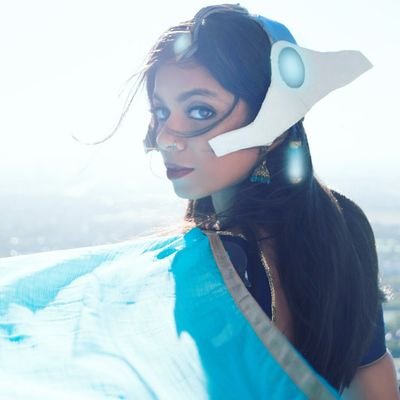 Making molecules by day and costumes by night.
Indian Origami/Cosplay artist based in Italy.