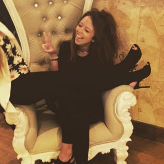 SR_Barrowcliff's profile picture. MA Graphic Design. Creative Advertising graduate.