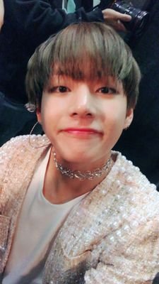 #BTSBBMAs
Deus existe e ele é coreano a.k.a Kim Taehyung
