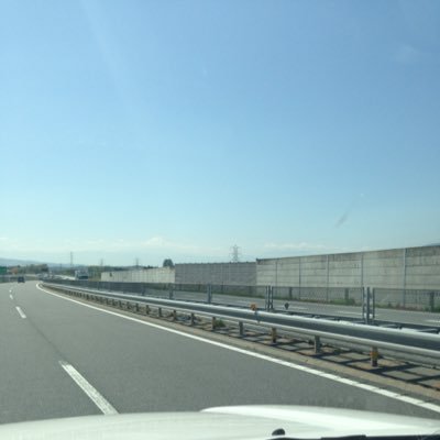元キャバ送迎ドライバー。終電逃した方、夜中に移動したい方、小物なら荷運びもしますよ♪リプ、DMください!