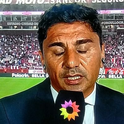 Campeón del Mundo. Comentando fútbol merecidamente y meritoriamente. Ex entrenador principal de @DanubioFC del fútbol del país limítrofe de la Banda Oriental