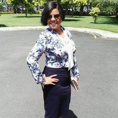 elisamveras's profile picture. Abogada Migratorio Consular, extrovertida, solidaria, llena de vida y dispuesta a vivirla a plenitud. Buena hija, Esposa y Amiga de los Amigos.