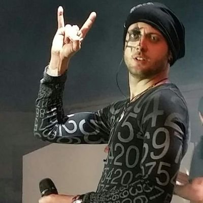 mrpachi20's profile picture. Actualmente cantante en Orquesta Anaconda. Allea jacta est...