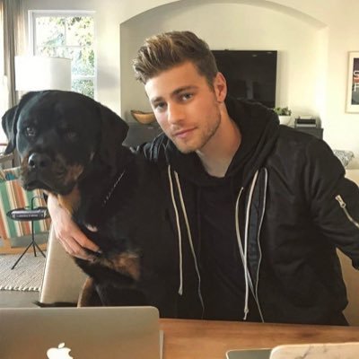 Brody_Casen's profile picture. All the girls love me, all the guys love me, best soccer player you'll ever meet, and smart/rich as hell. doesn't get any better than me