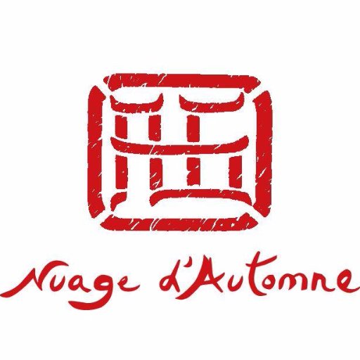 nuagedautomne's profile picture. Créatrice de Mode en Haute Couture et Sur-Mesure, Thu-Van Nguyen imagine et réalise à travers Nuage d'Automne des pièces uniques entre traditionnel et moderne.