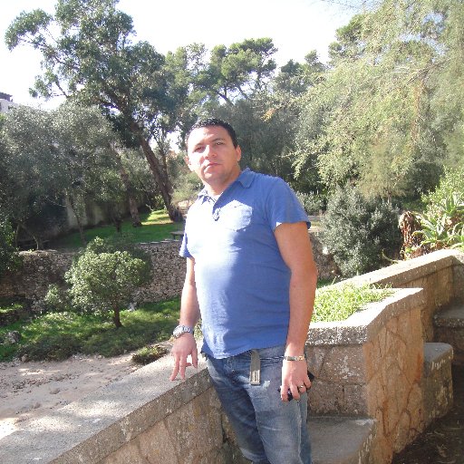 Acosta1942's profile picture. Para a política, o homem é um meio; para a moral, um fim. A revolução do futuro será o triunfo da moral sobre a política Ernest Renan