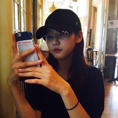 uhkpopgcs's profile picture. dm me to request specific groups or idols or etc