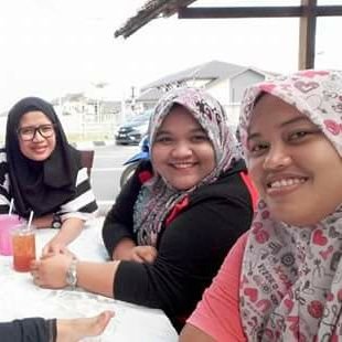 fyrapurplely's profile picture. ....saya anak abah n mak saya....