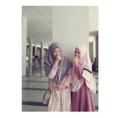 nrliind_'s profile picture. Don't be afraid even if we stumbled, cause rainbow will spread into the sky after rain #AkuCintaIslam